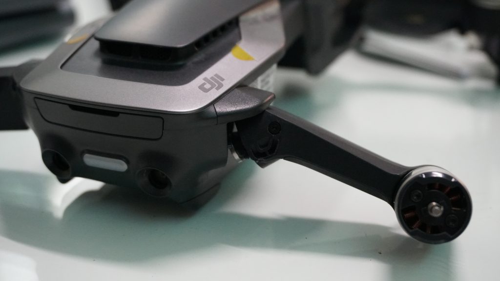 ก่อนซ่อม dji mavic air ขาหัก